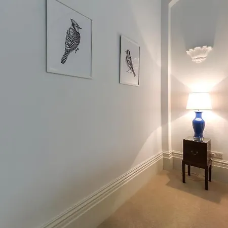 Appartement Bright Modern Two Bed With Parking *
