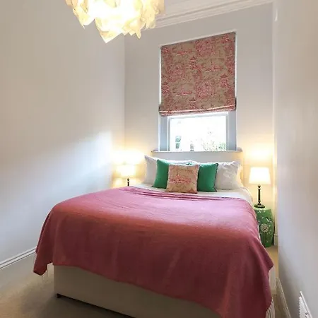 Bright Modern Two Bed With Parking Апартаменты Бристоль